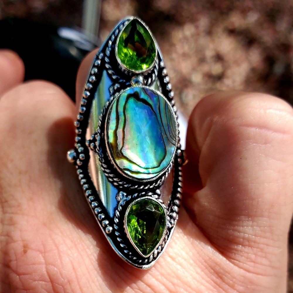 New Abalone Shell & Peridot 925 Silver Statement Ring.